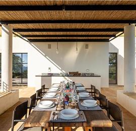 4 bedroom villa with pool near Noto, sleeps 8